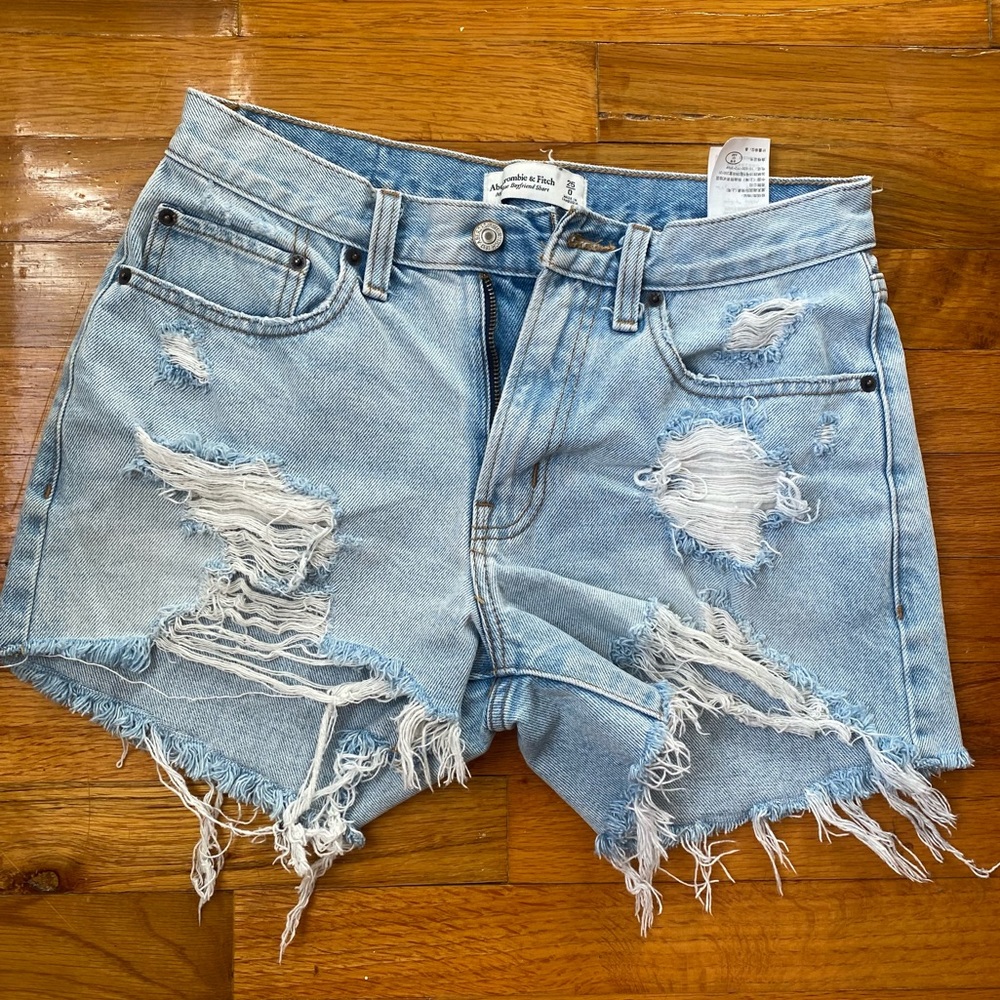 Abercrombie & Fitch |Mid Rise Boyfriend Short | 25 | 0